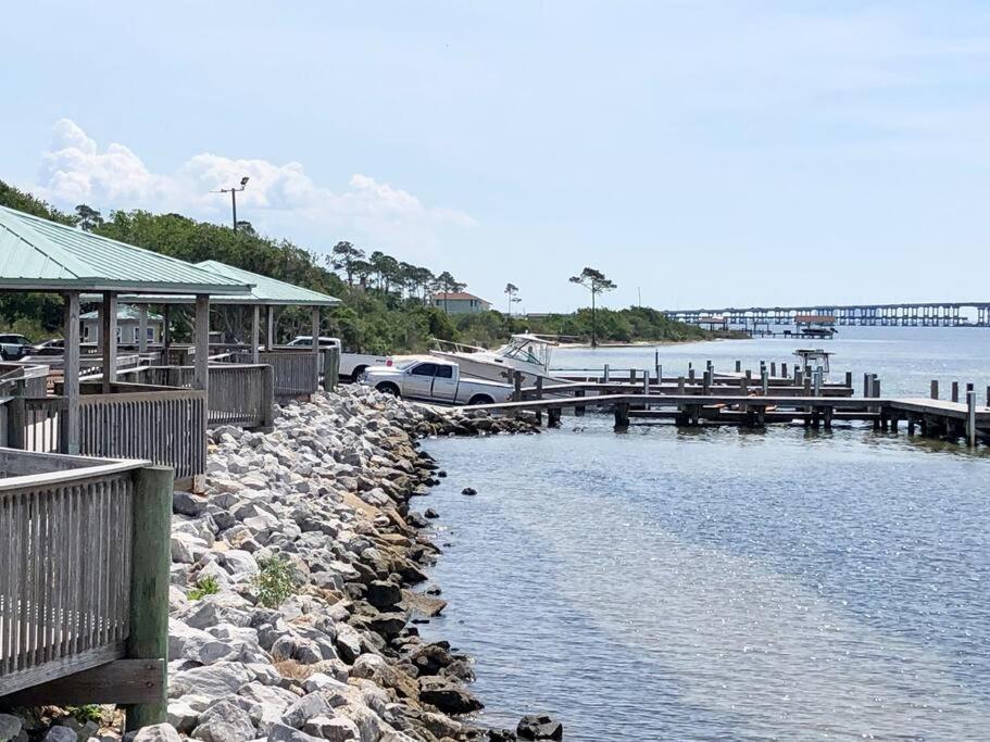 Life'S A Breeze - Updated 3Br 5Min To Pcola Beach Gulf Breeze Exteriör bild